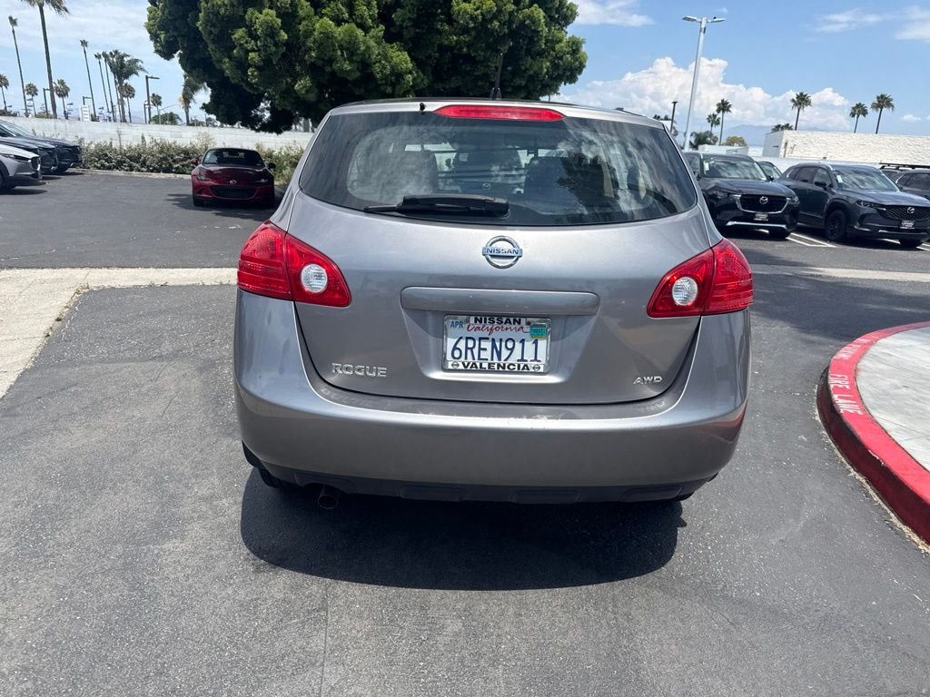 Used 2010 Black Nissan S image 18