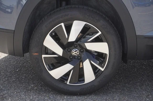 New 2026 Pure Gray Volkswagen 2.0T SE w/Technology image 6
