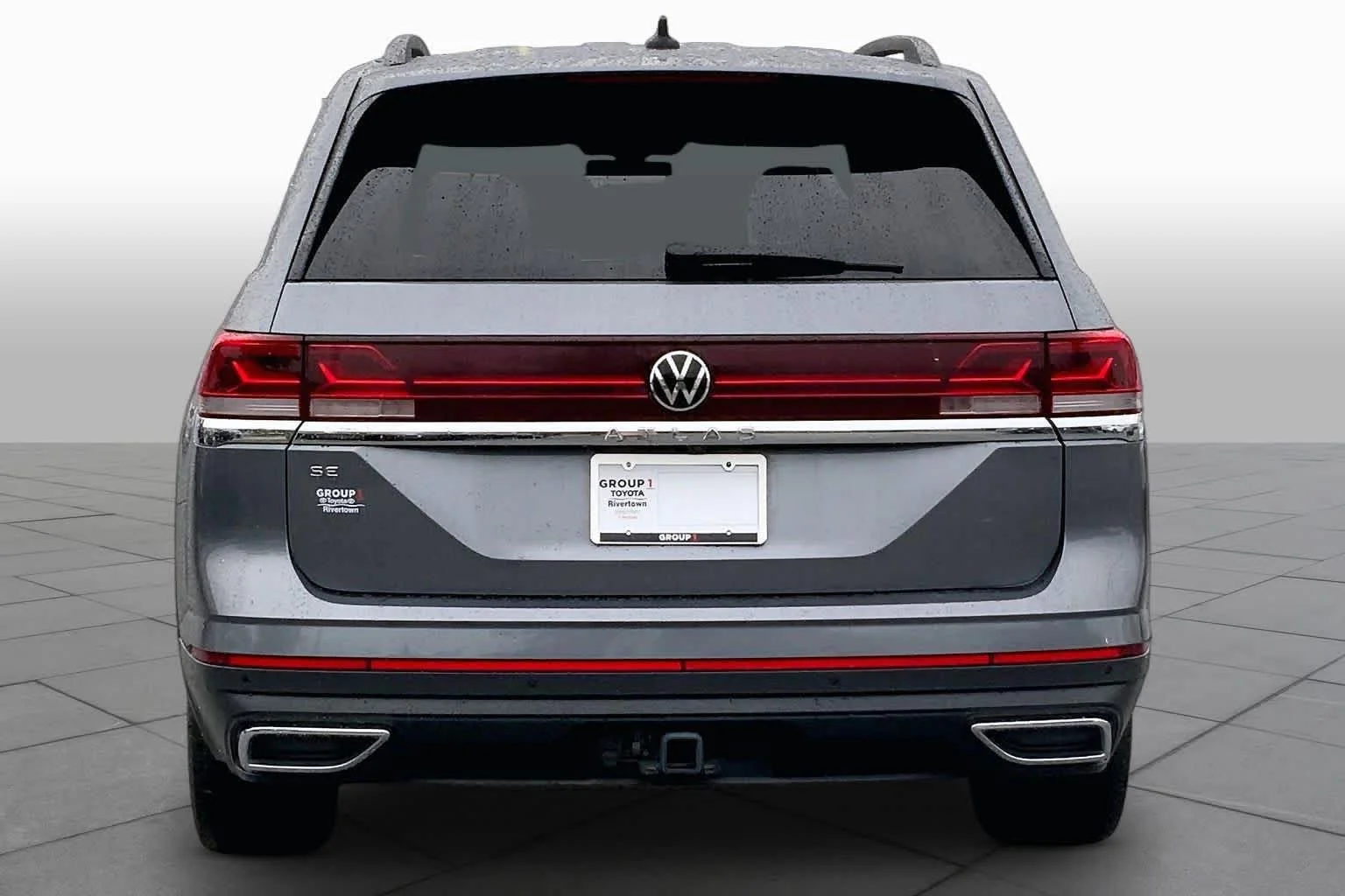 Used 2025 Platinum Gray Metallic Volkswagen 2.0T SE w/Technology image 4