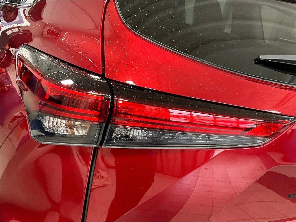 Used 2021 Pearl Toyota XLE image 34