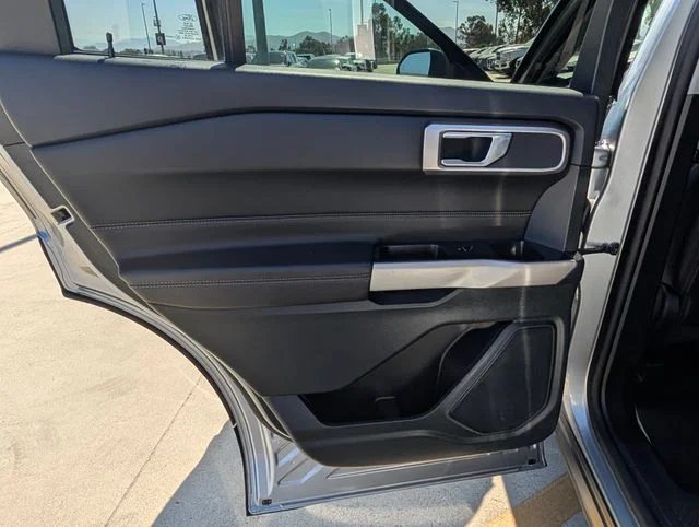 Used 2024 Silver Ford XLT image 17