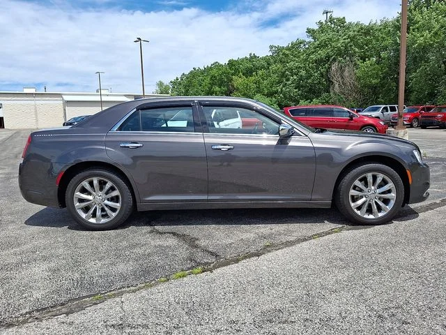 Used 2018 Gray Chrysler Limited image 12