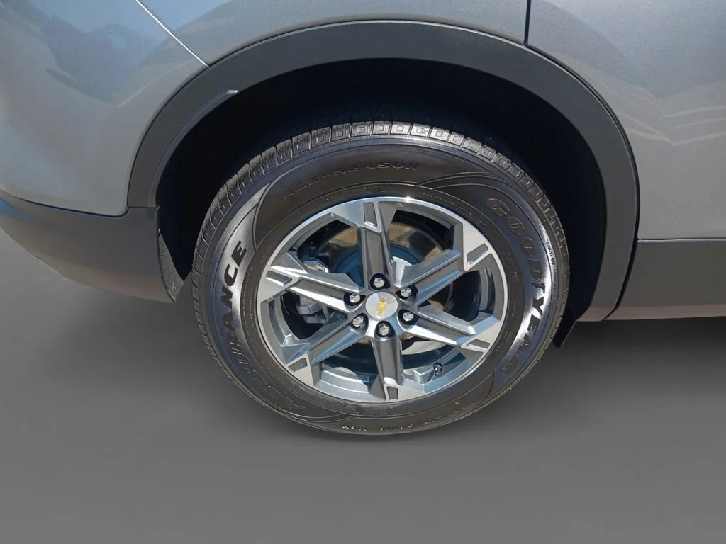 Used 2025 Sterling Gray Metallic Chevrolet 2LT image 10