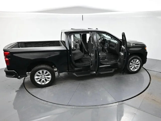 Used 2023 BLACK Chevrolet Custom image 44