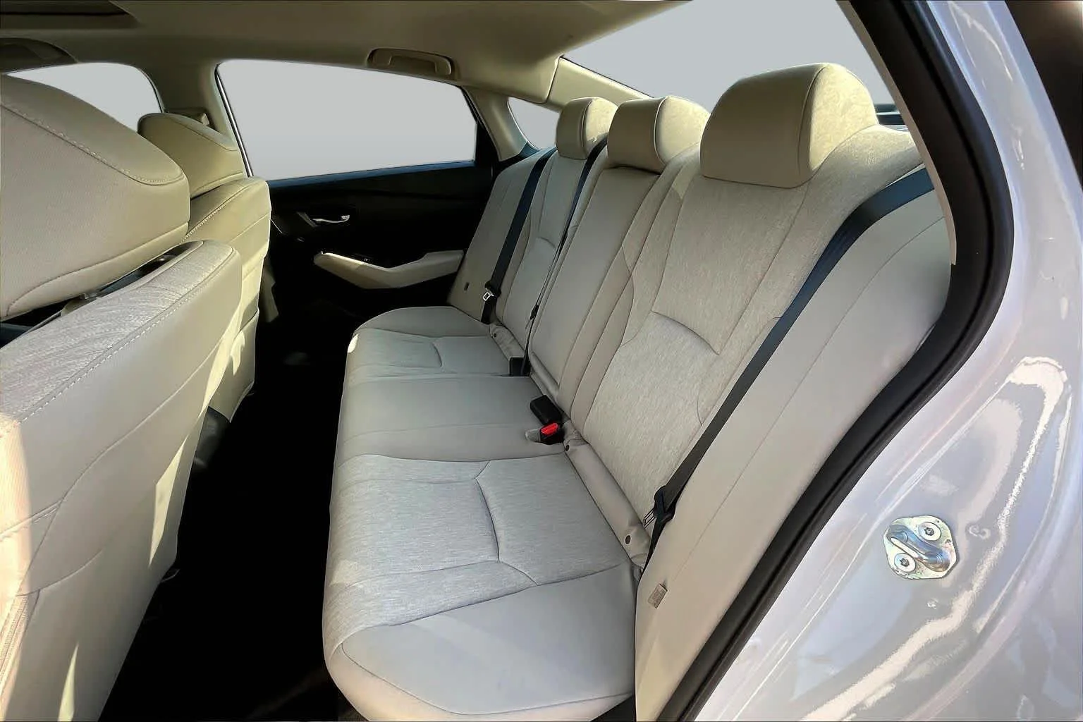 Used 2023 Platinum White Pearl Honda EX image 20