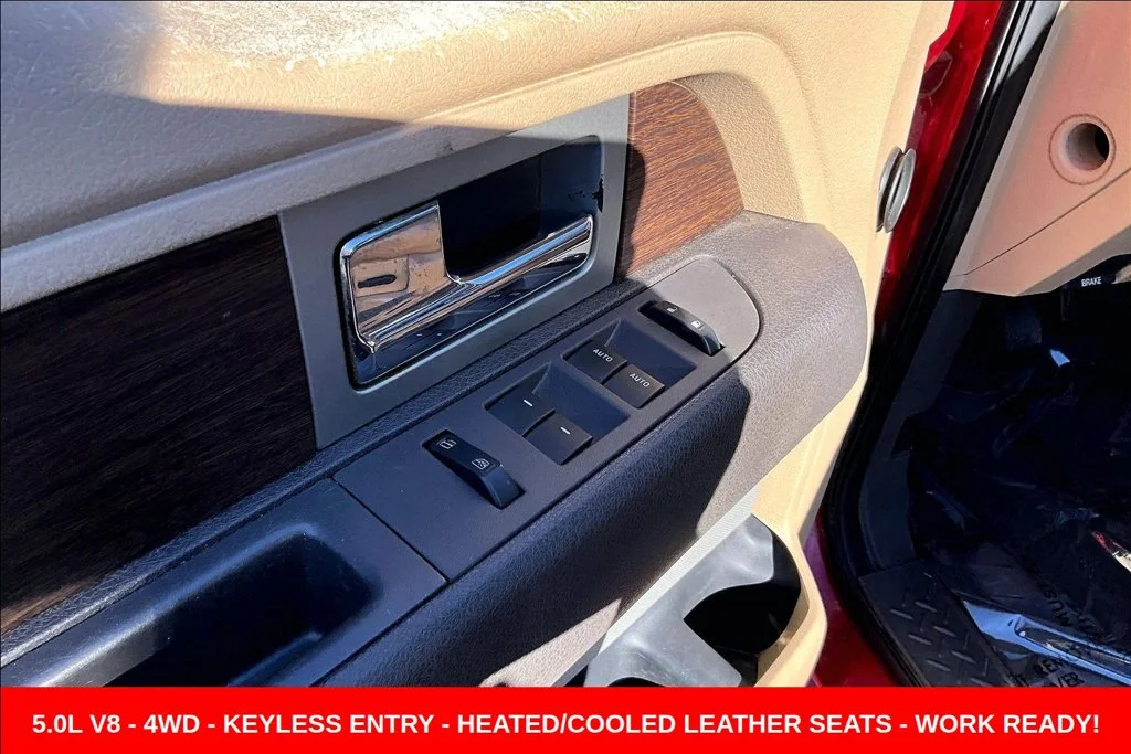 Used 2013  Ford Lariat image 26