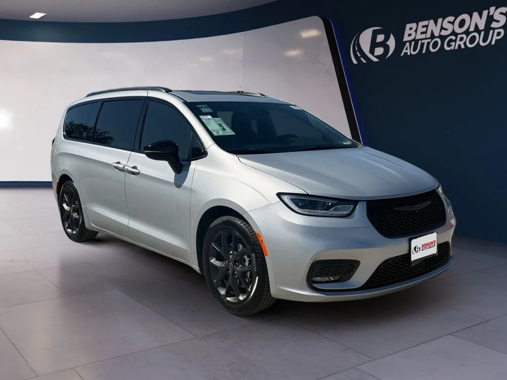 New 2026 Silver Chrysler Limited image 7