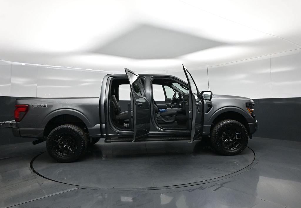 New 2026 Carbonized Gray Metallic Ford XLT image 4