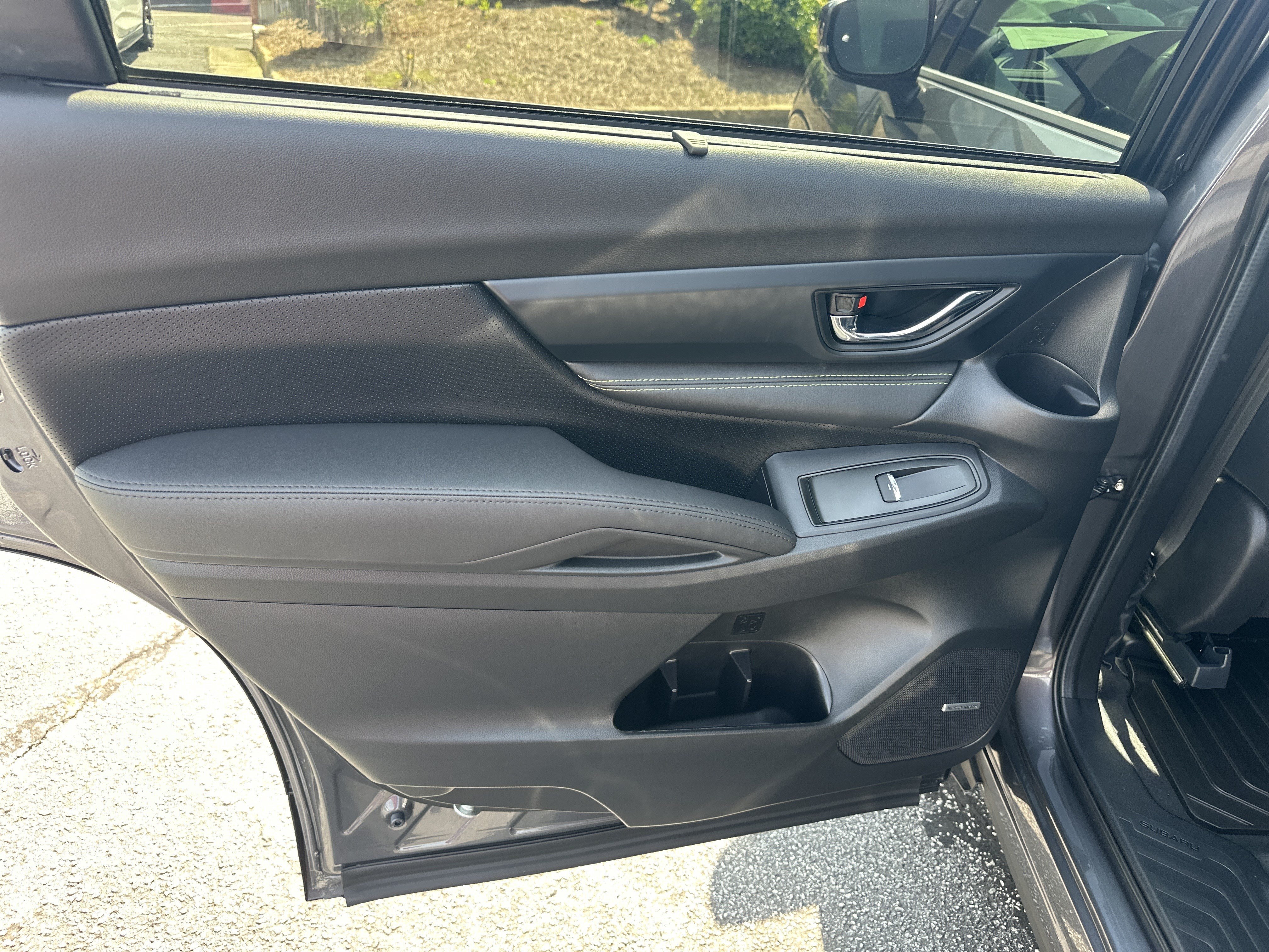 Used 2025 Magnetite Gray Metallic Subaru Onyx Edition Touring image 26