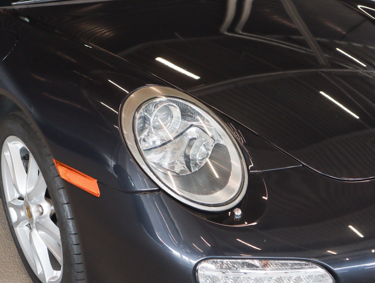 Used 2009 Atlas Grey Metallic Porsche Cpe Carrera w/PDK transmission image 22