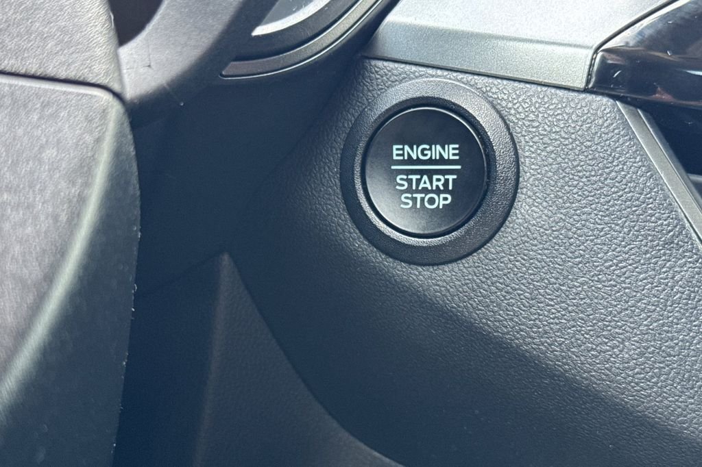 Used 2023 Silver Ford Active image 23