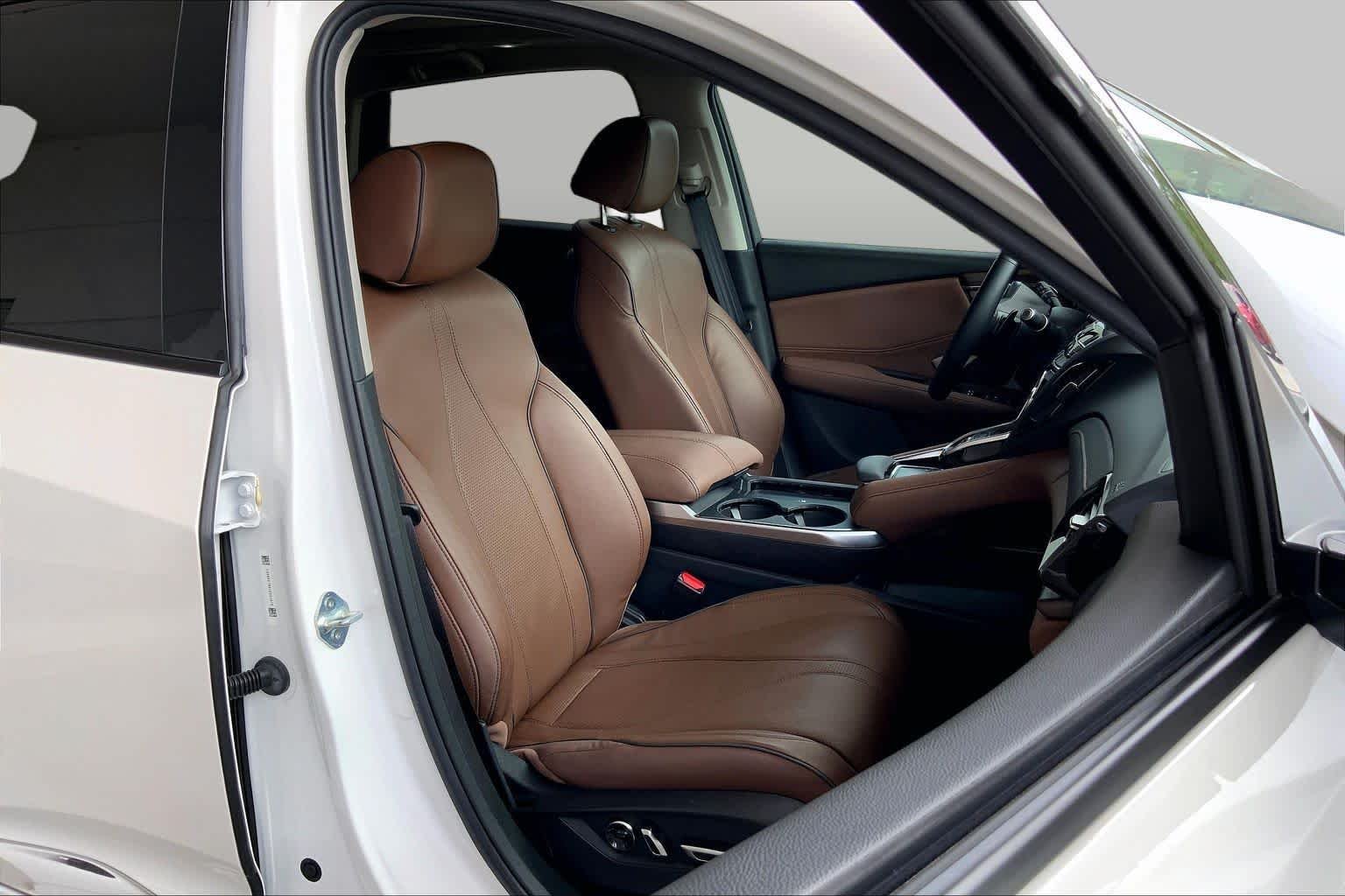 Used 2025 Platinum White Pearl Acura w/Advance Package image 9