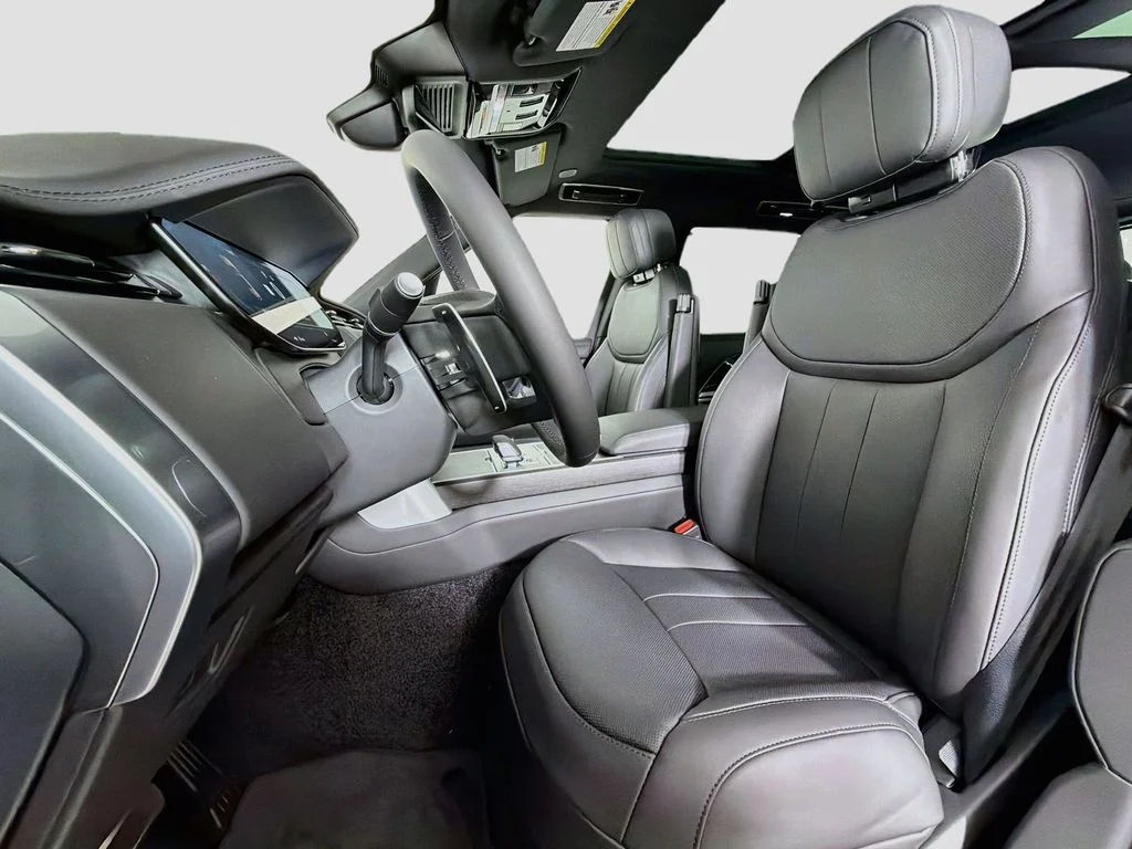 New 2026 Santorini Black Land Rover SE 7 Seats image 22