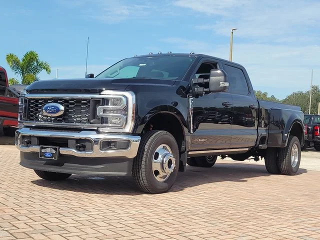 New 2026 Black Metallic Ford Lariat image 33