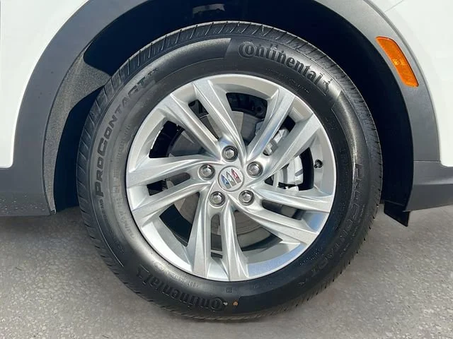 Used 2026 Summit White Buick Preferred image 19