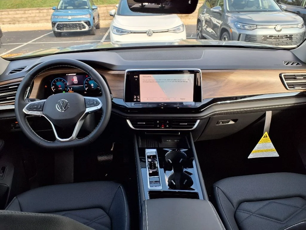 New 2026 Pure Gray Volkswagen 2.0T SE w/Technology image 17