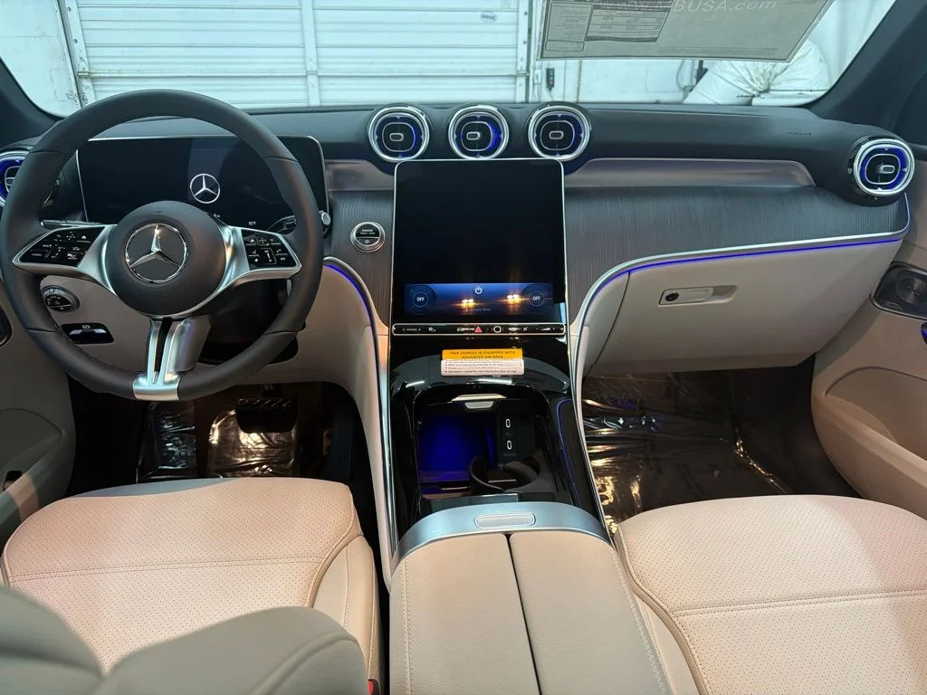 New 2027 White Mercedes-Benz GLC 300 image 21