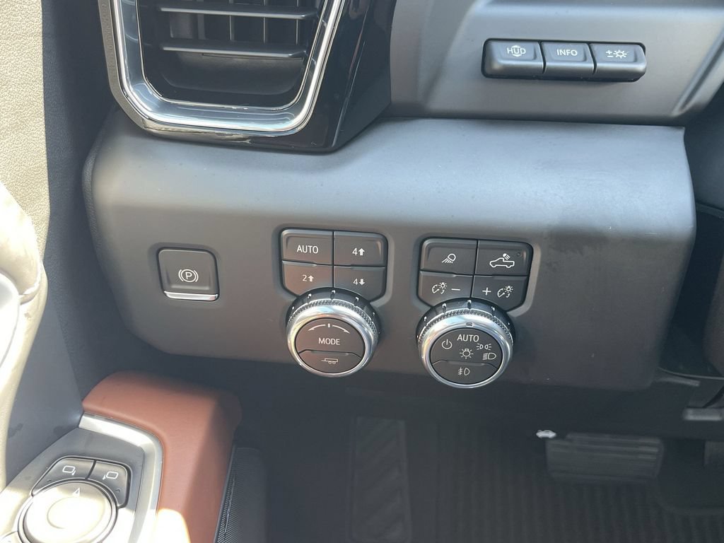2026 GMC Sierra 3500HD Denali Ultimate - Photo 18