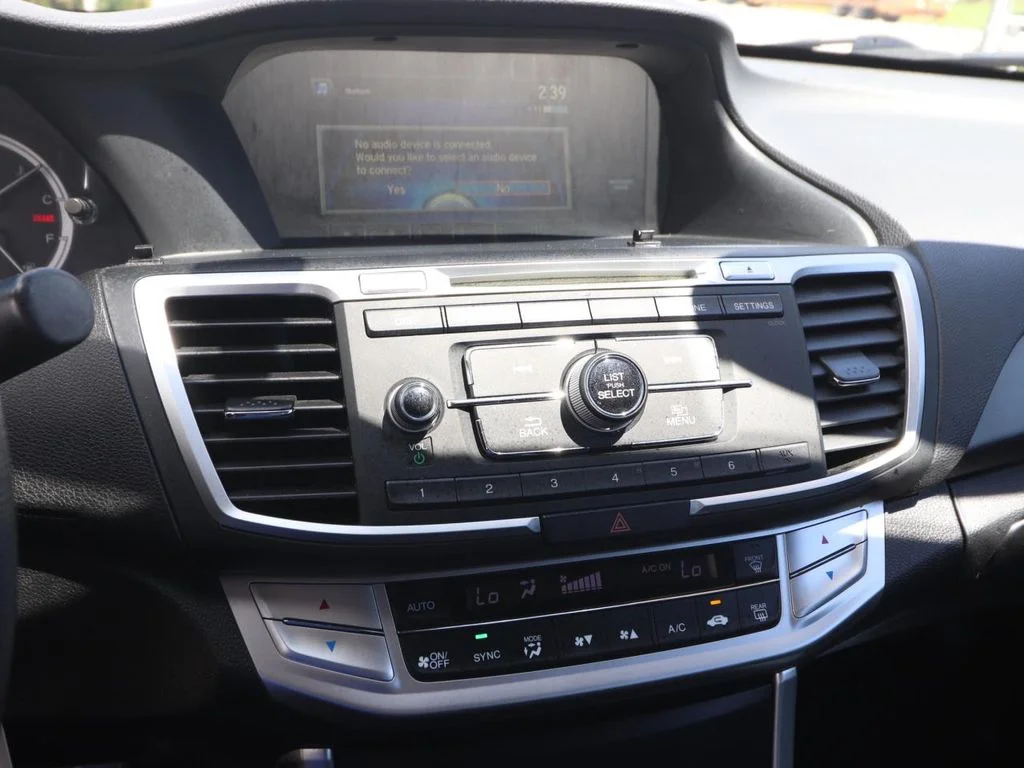 Used 2014  Honda LX image 17