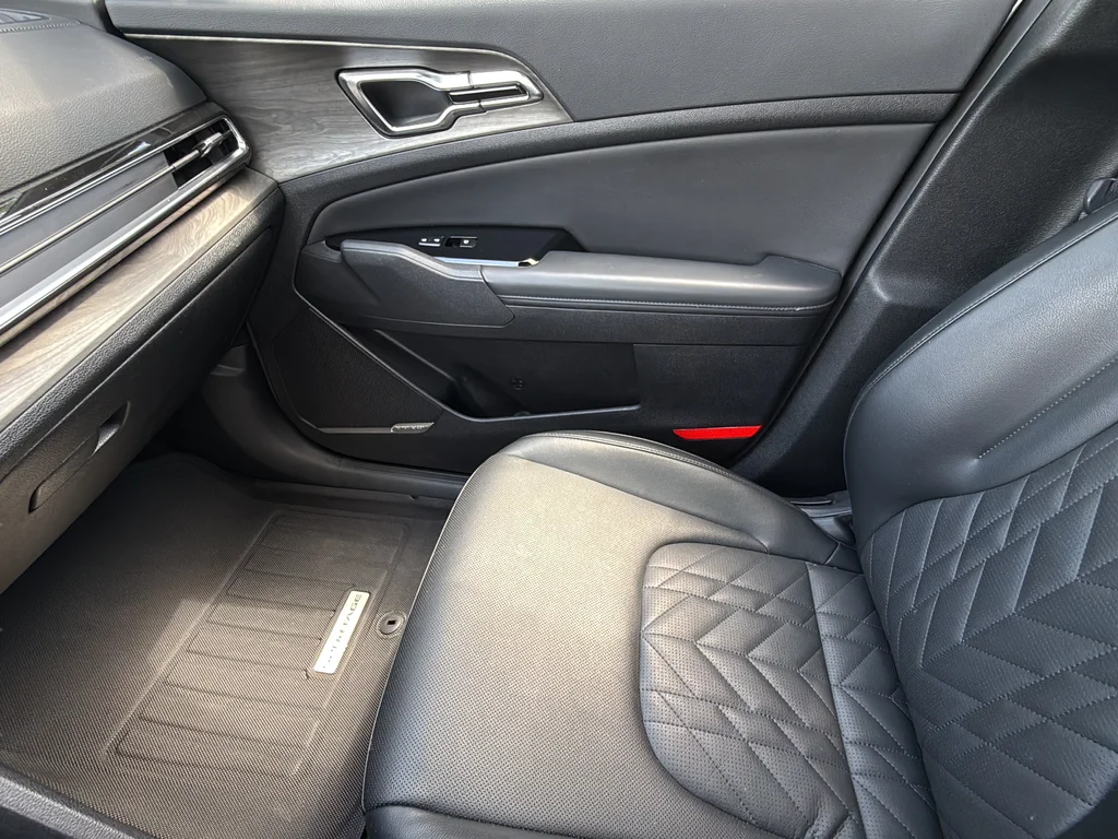 Used 2024 White Kia X-Pro image 26