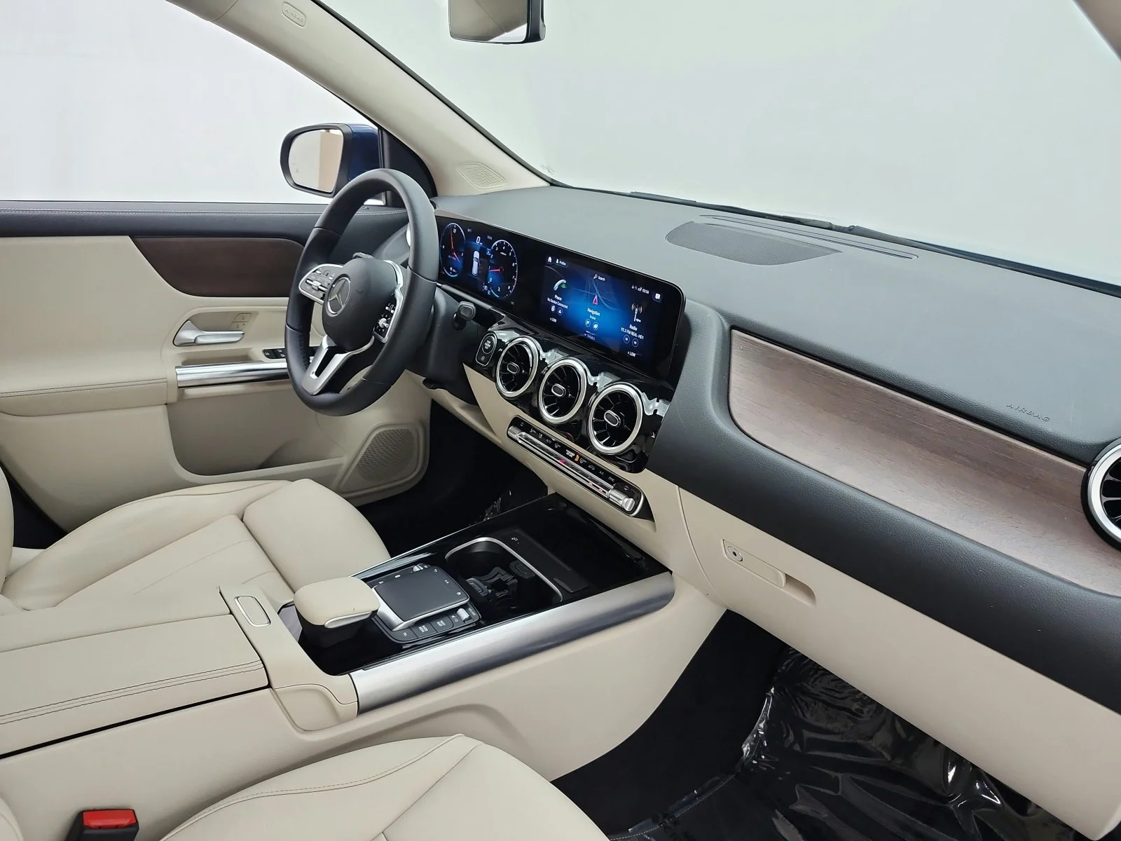 Certified Used 2022 Denim Blue Metallic Mercedes-Benz GLA 250 SUV image 21