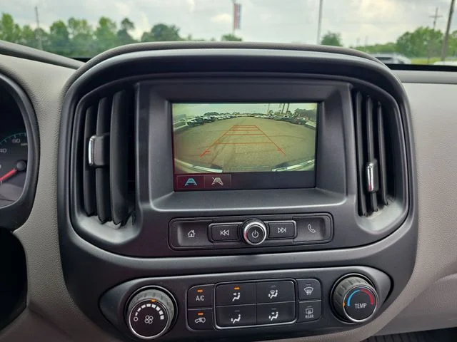 Used 2017 White GMC Base image 23