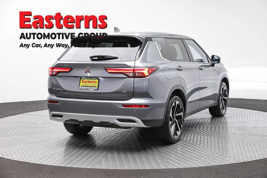 Used 2024 Gray Mitsubishi SE image 5