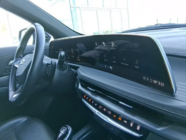 Used 2025 Stellar Black Metallic Cadillac Premium Luxury image 15