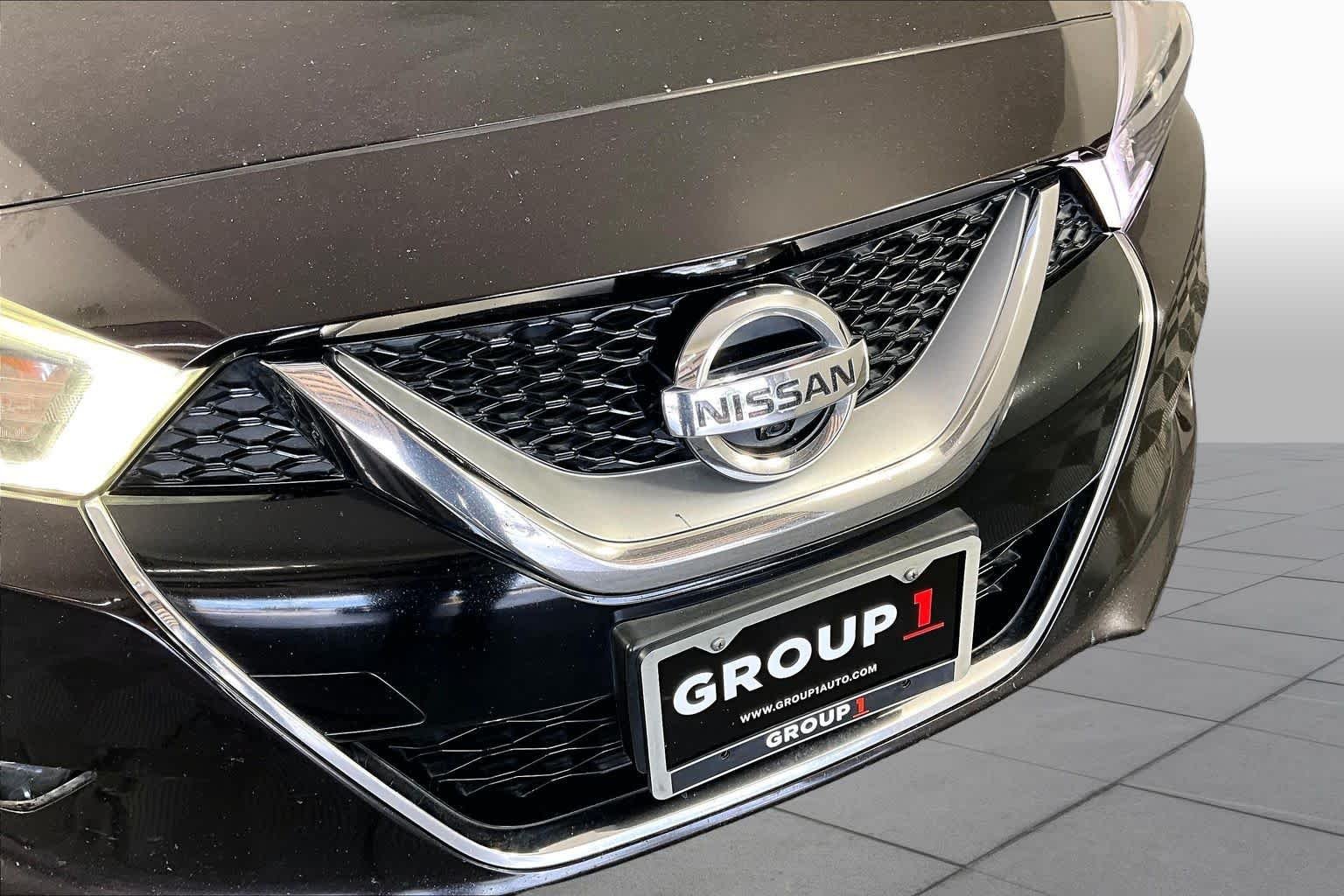 Used 2016 Bordeaux Black Nissan 3.5 Platinum image 28