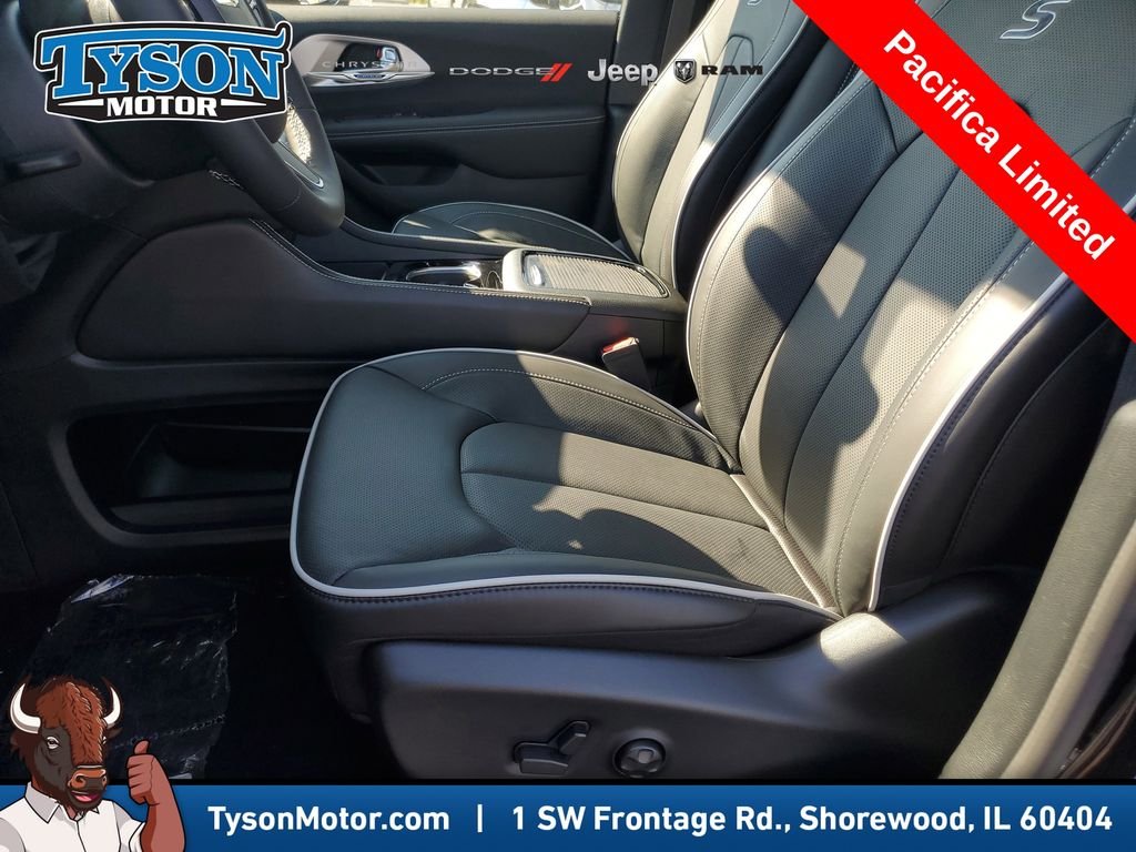 New 2026 Diamond Black Crystal Pearl-Coat Exterior Paint Chrysler Limited image 20