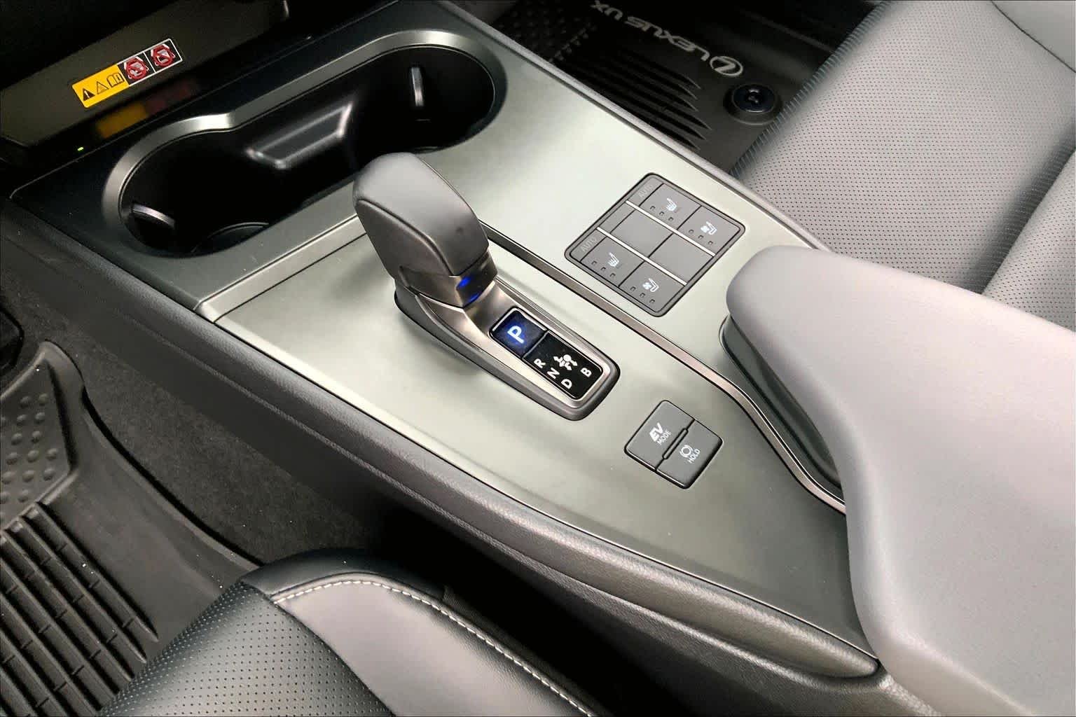 Certified Used 2025 Redline with Obsidian Roof Lexus F SPORT Design image 15