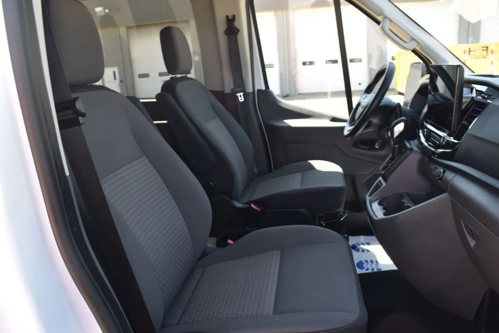 Used 2023 Oxford White Ford XLT image 17
