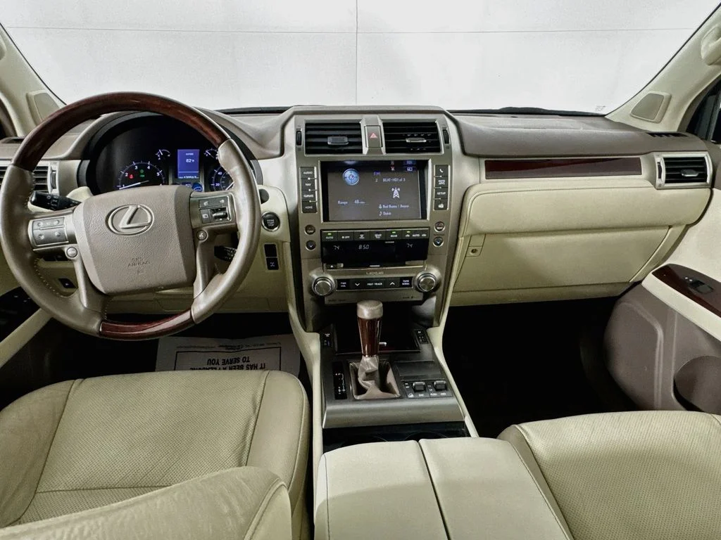 Used 2018 Silver Lexus 460 image 29