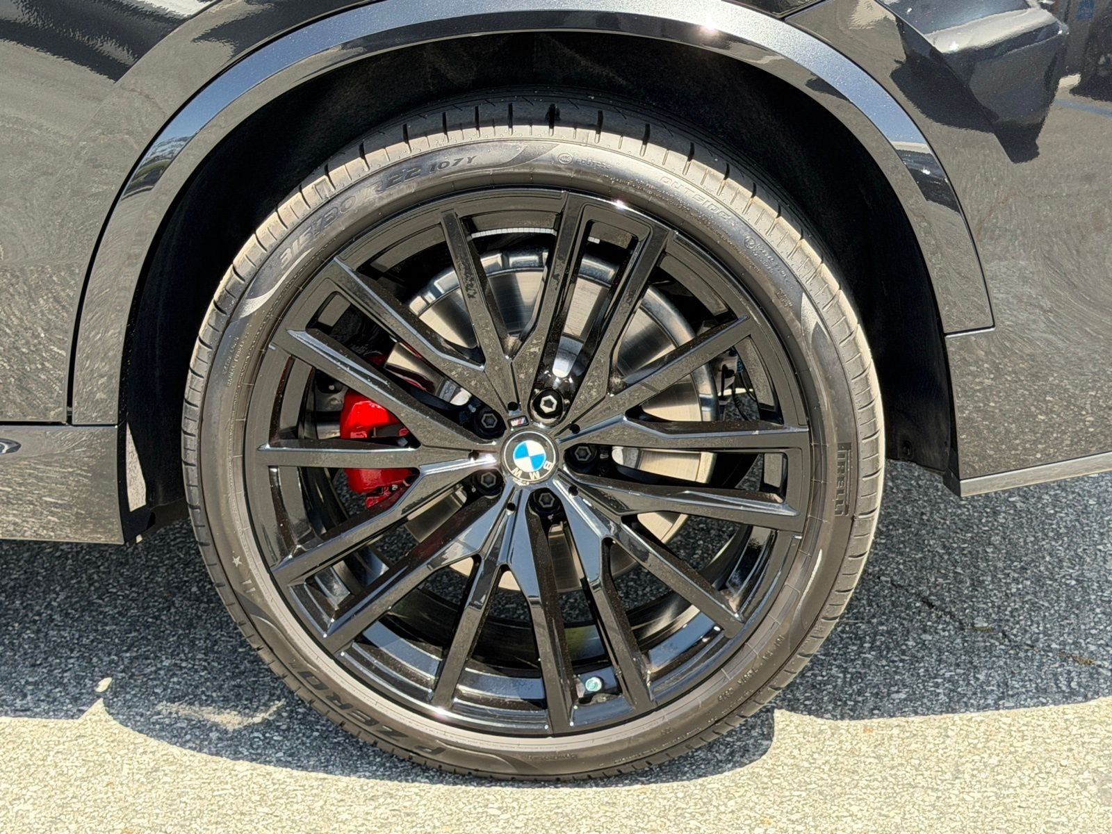 Used 2026 Black Sapphire Metallic BMW M60i image 19