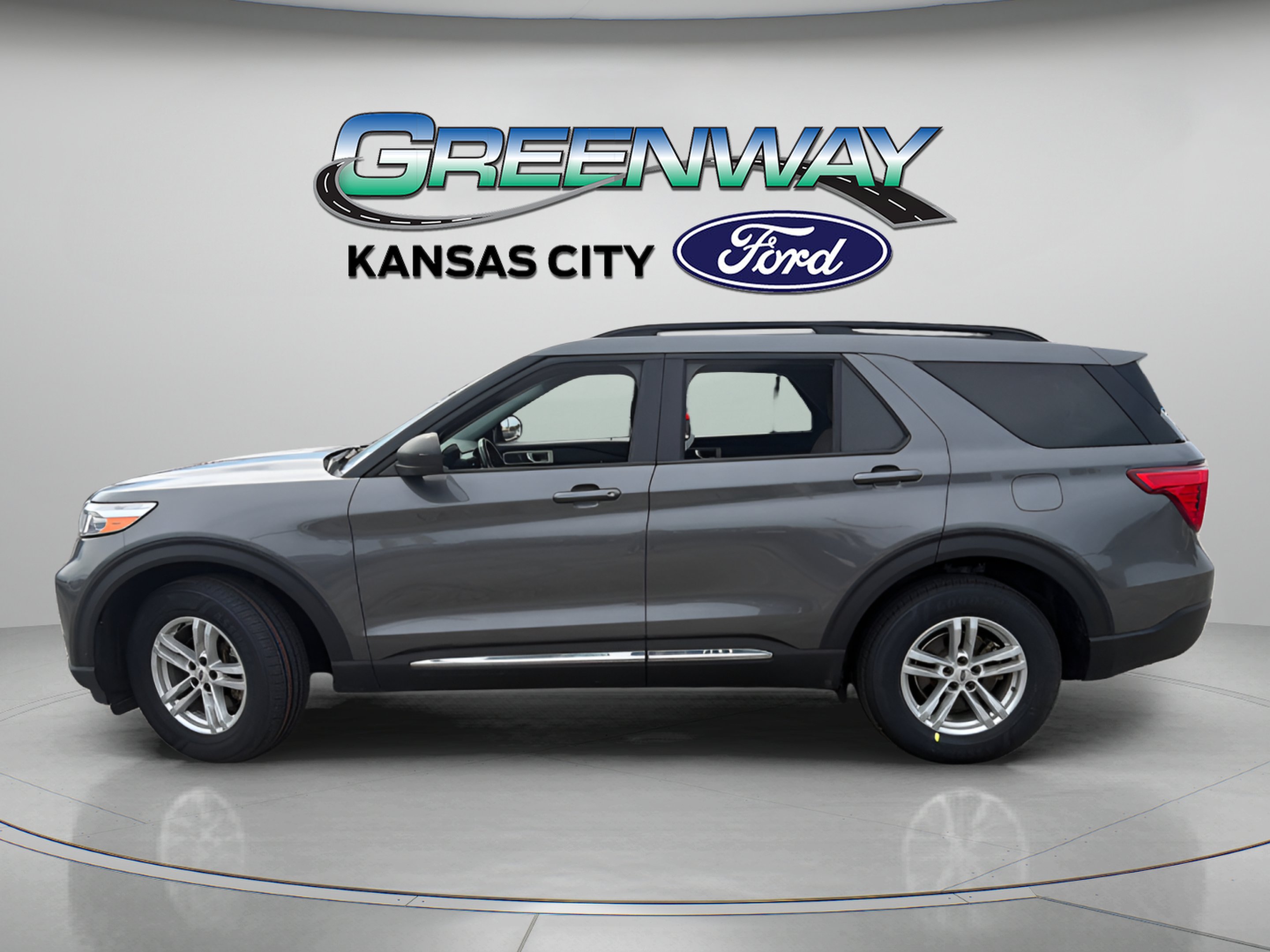 Used 2023 Gray Metallic Ford XLT image 4