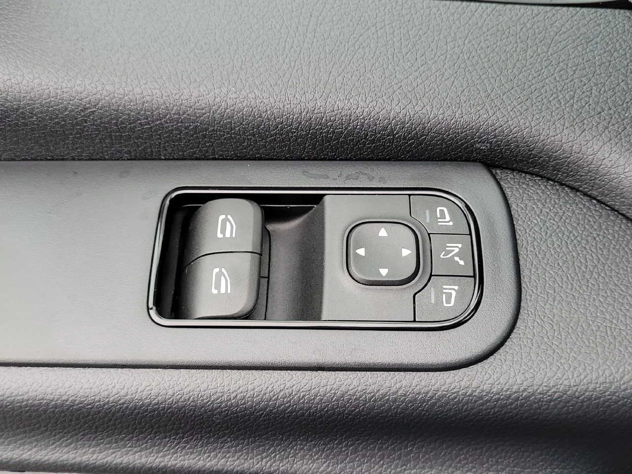 New 2026 Black Mercedes-Benz Passenger 170 WB image 21
