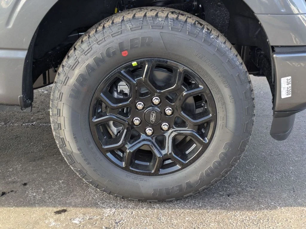 New 2026 Carbonized Gray Metallic Ford XLT image 17