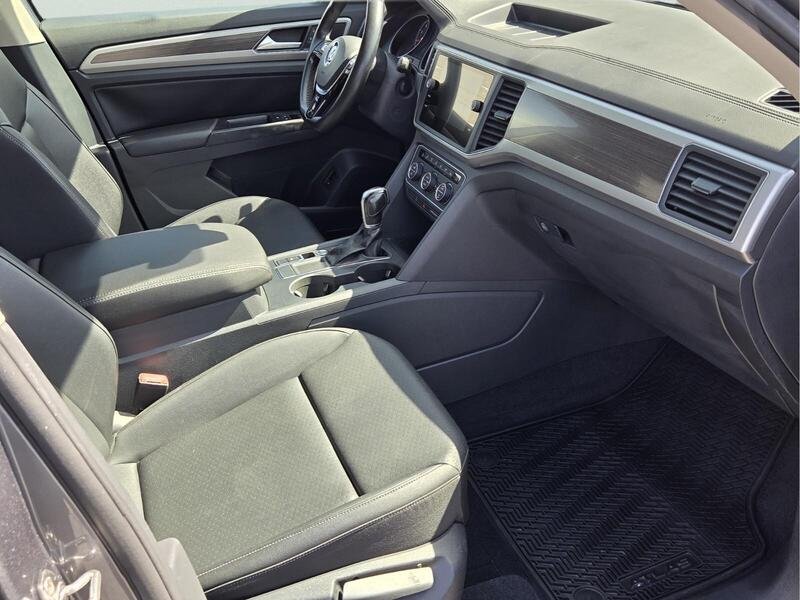 Used 2019 Reflex Silver Metallic Volkswagen 3.6L V6 SE W/TECHNOLOGY FWD image 20