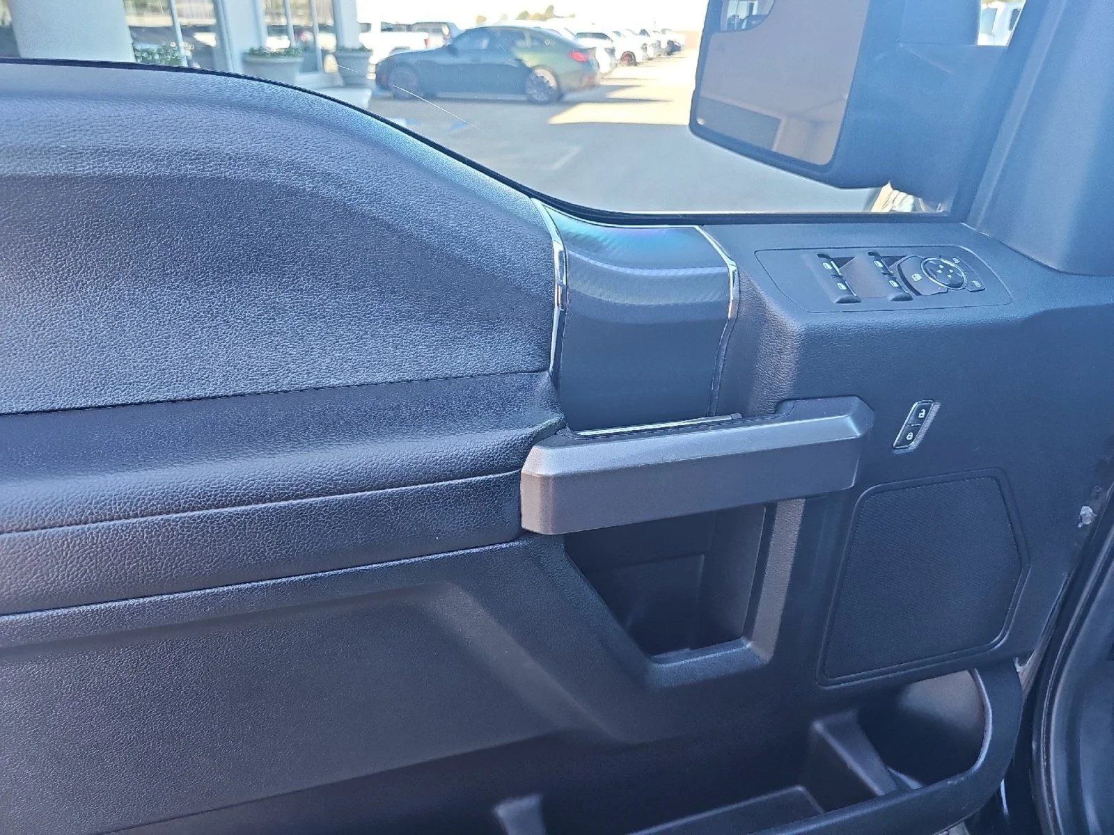 Used 2020 Agate Black Metallic Ford XLT image 27