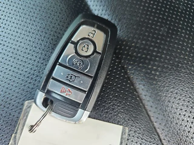 Used 2022 Blue Ford SEL image 34