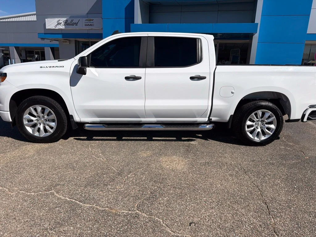 Used 2022 SUMMIT WHITE Chevrolet Custom image 2