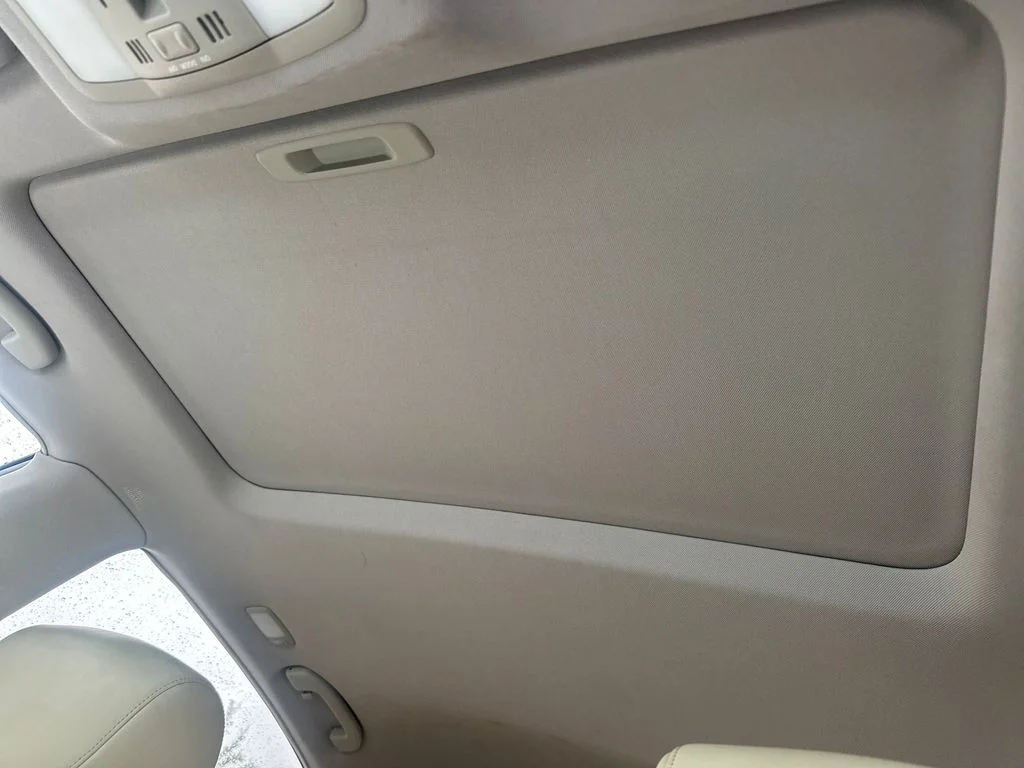 Used 2017 White INFINITI Base image 20