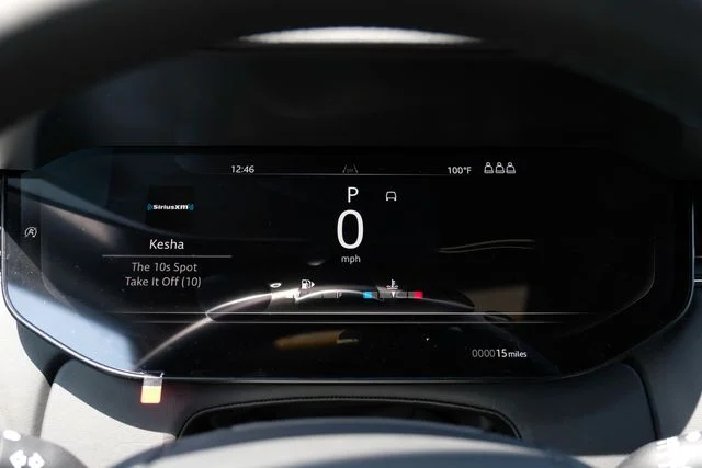 New 2026  Land Rover SE image 21