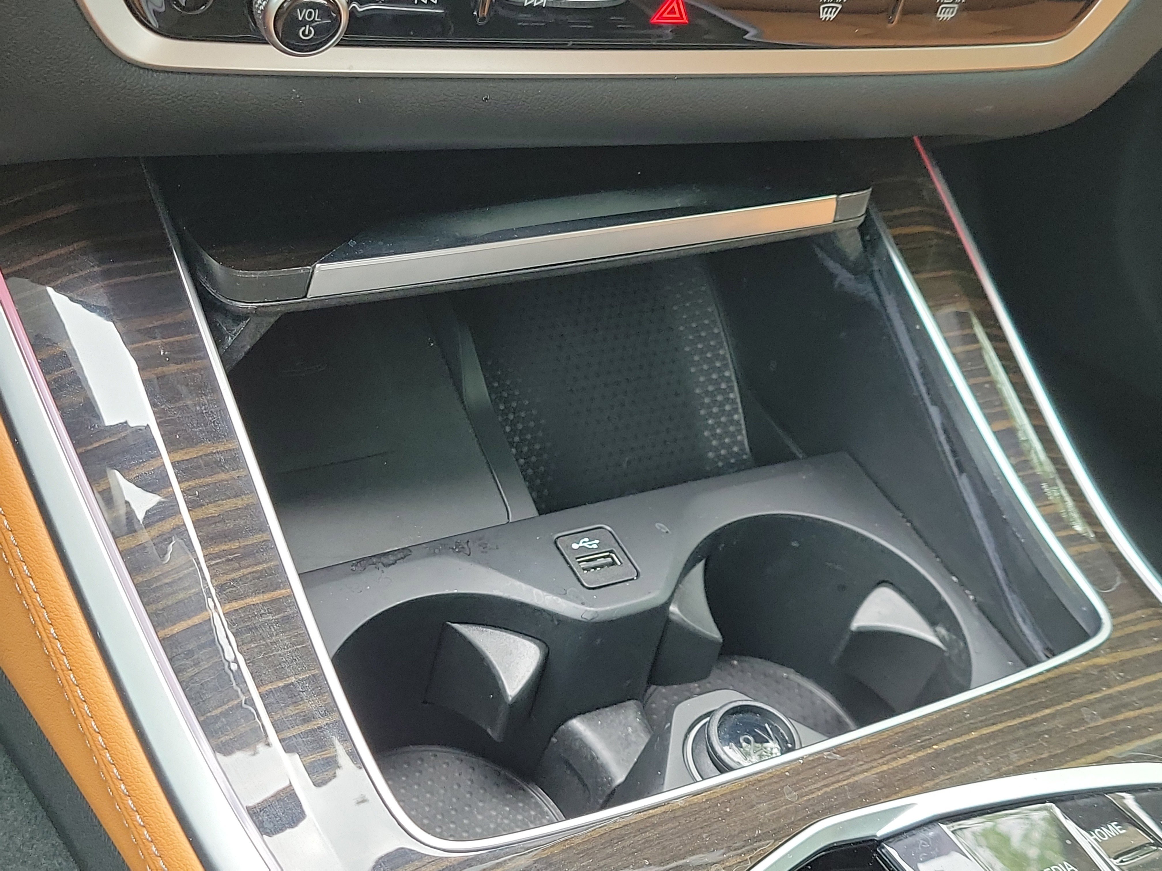 Certified Used 2024 Skyscraper Grey Metallic BMW sDrive40i image 27
