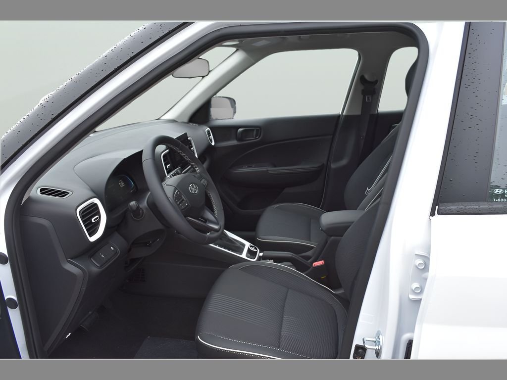 2025 Hyundai Venue Limited - Photo 10