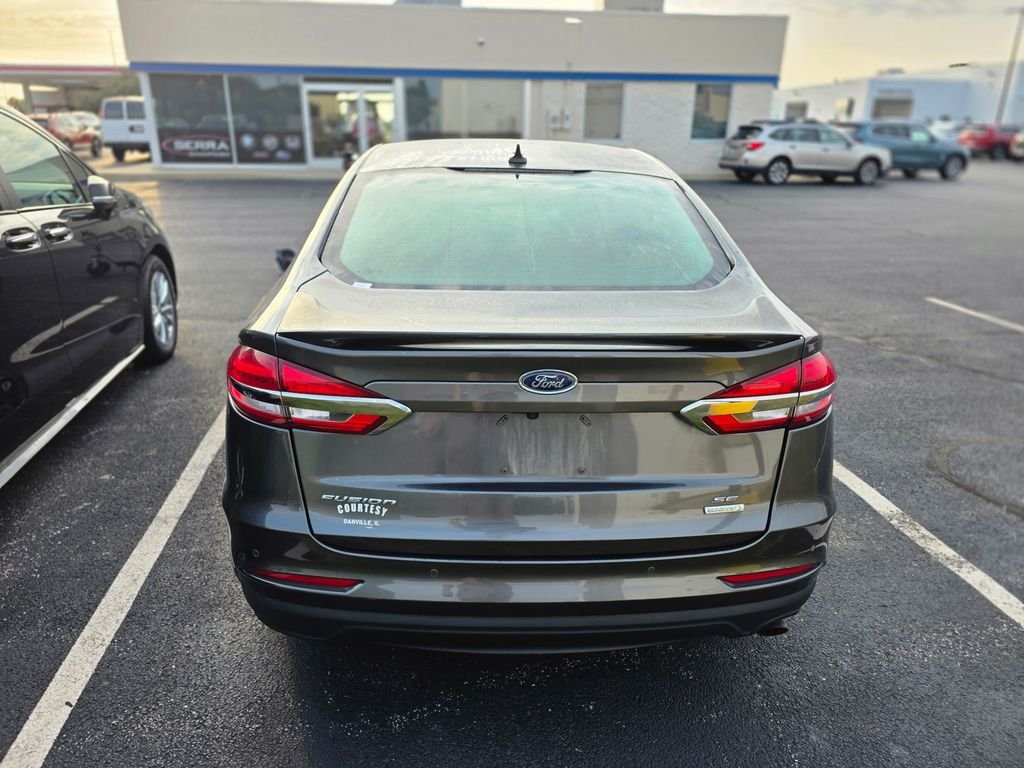 Used 2020 Magnetic Ford SE image 3