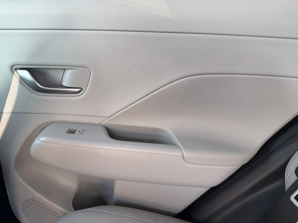 Used 2024 Green Hyundai Limited image 14