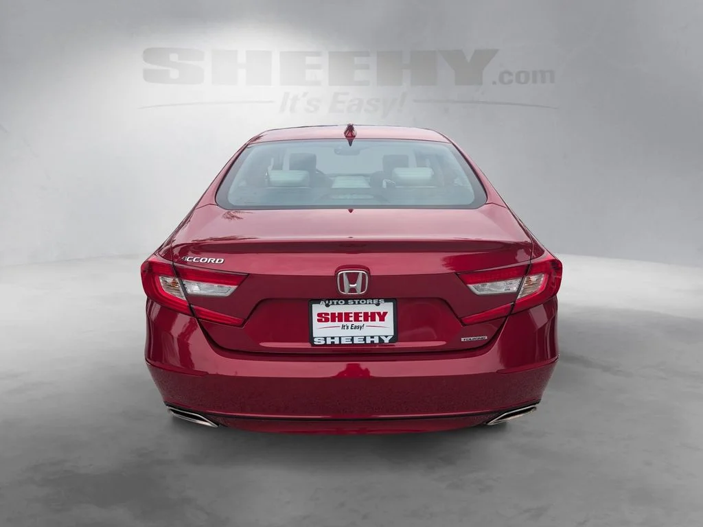 Used 2018 Red Honda Touring image 14