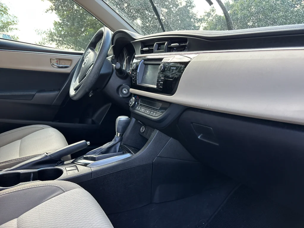 Used 2016 Super White Toyota LE image 3