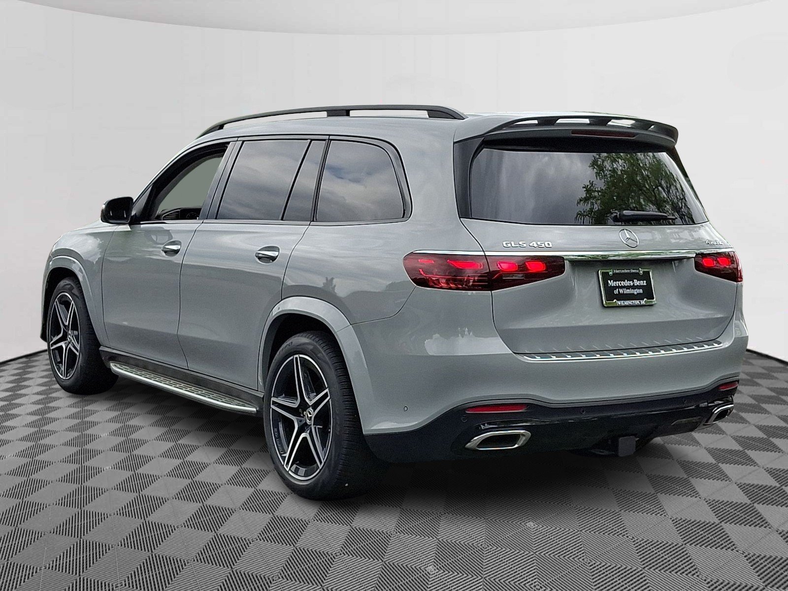 New 2026 MANUFAKTUR Alpine Grey Mercedes-Benz GLS 450 image 4